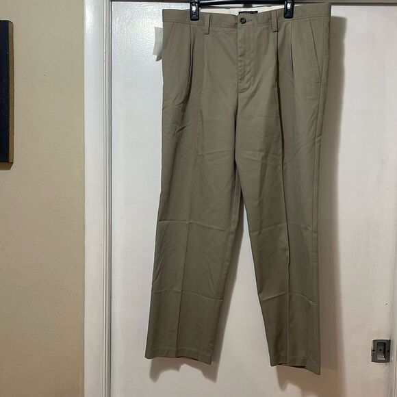 NWT dockers easy khaki pants size 38 x 32 - Picture 1 of 9